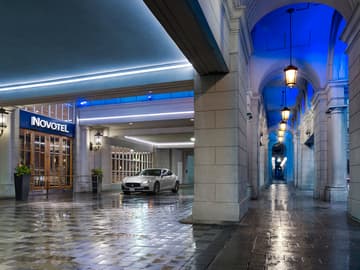 Novotel Toronto Centre - PaintNite event location