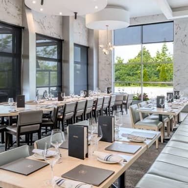 Moxies - Courtney Park - PaintNite event location