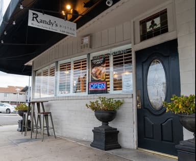 Randy's Bistro - PaintNite event location